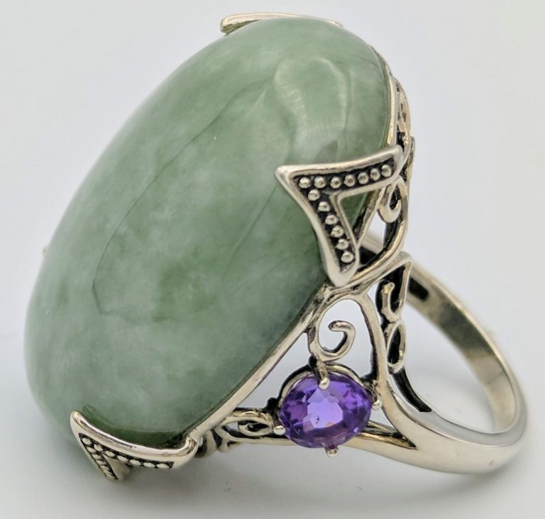 Jade Ring w/ Amethyst Stones